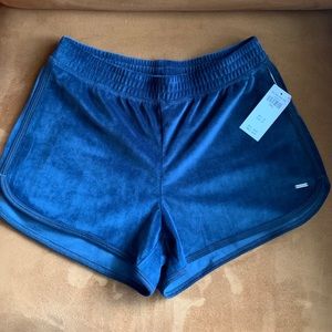 Hollister sleep short